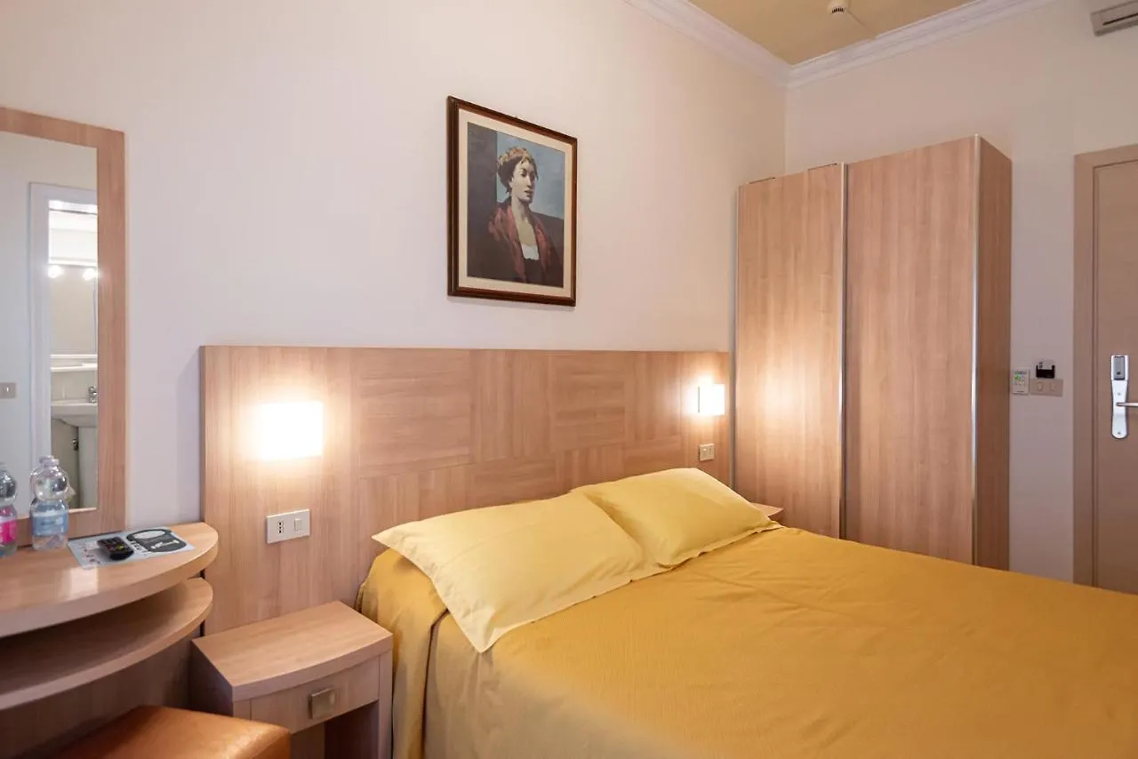 רימיני Hotel Corinna 3*,  איטליה