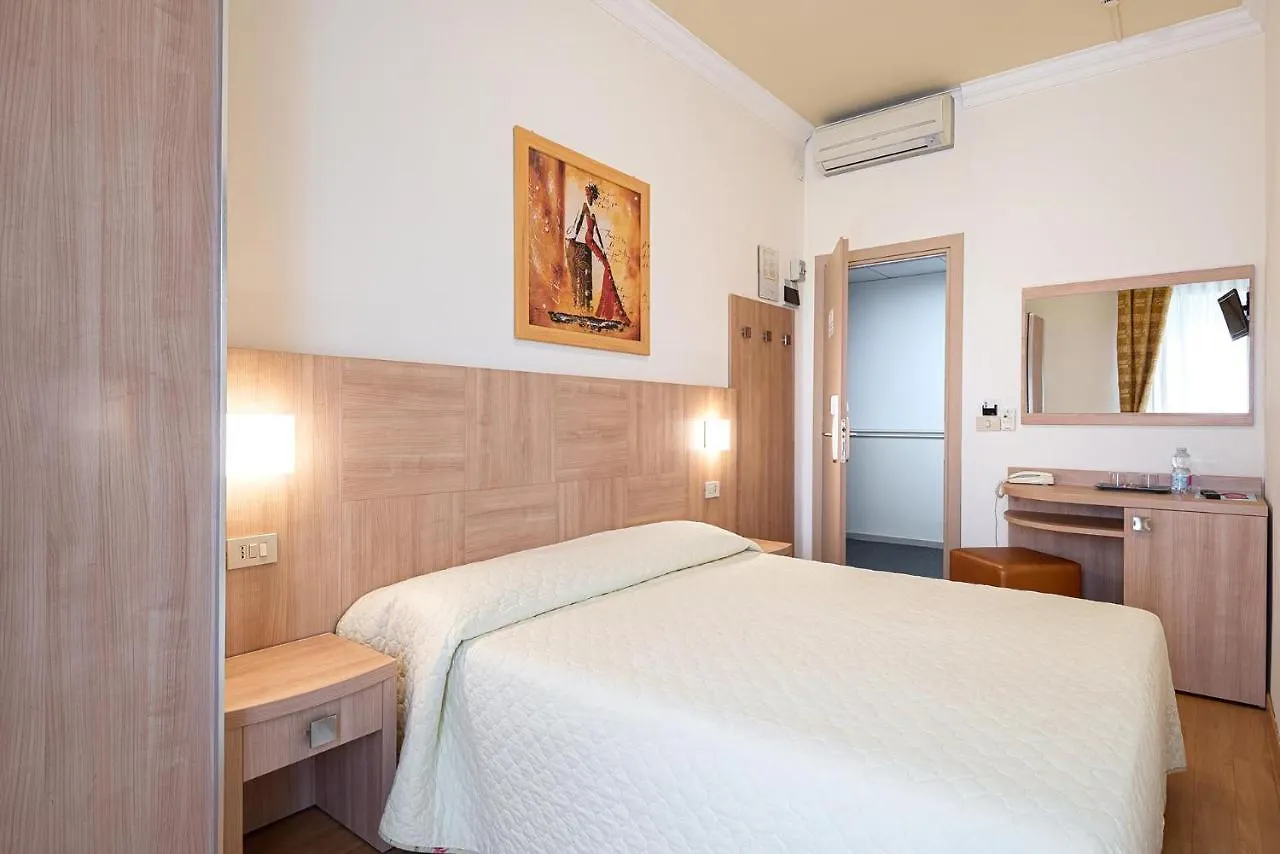 ***  רימיני Hotel Corinna איטליה