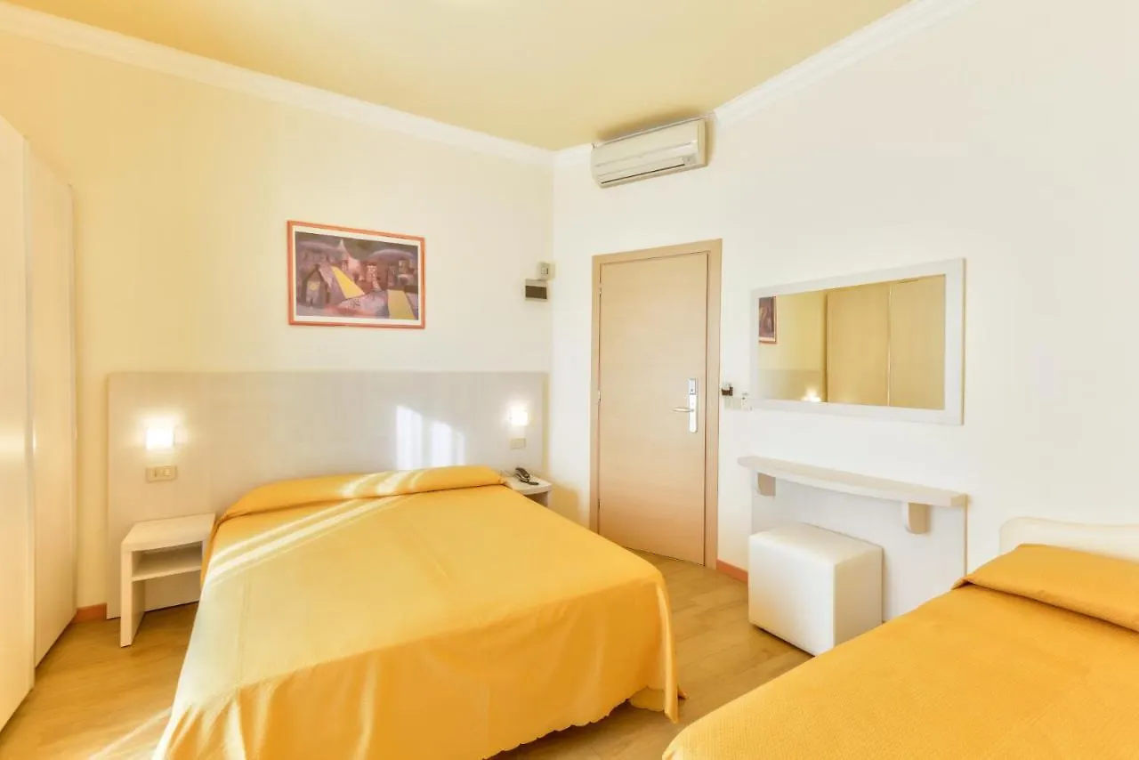 רימיני Hotel Corinna