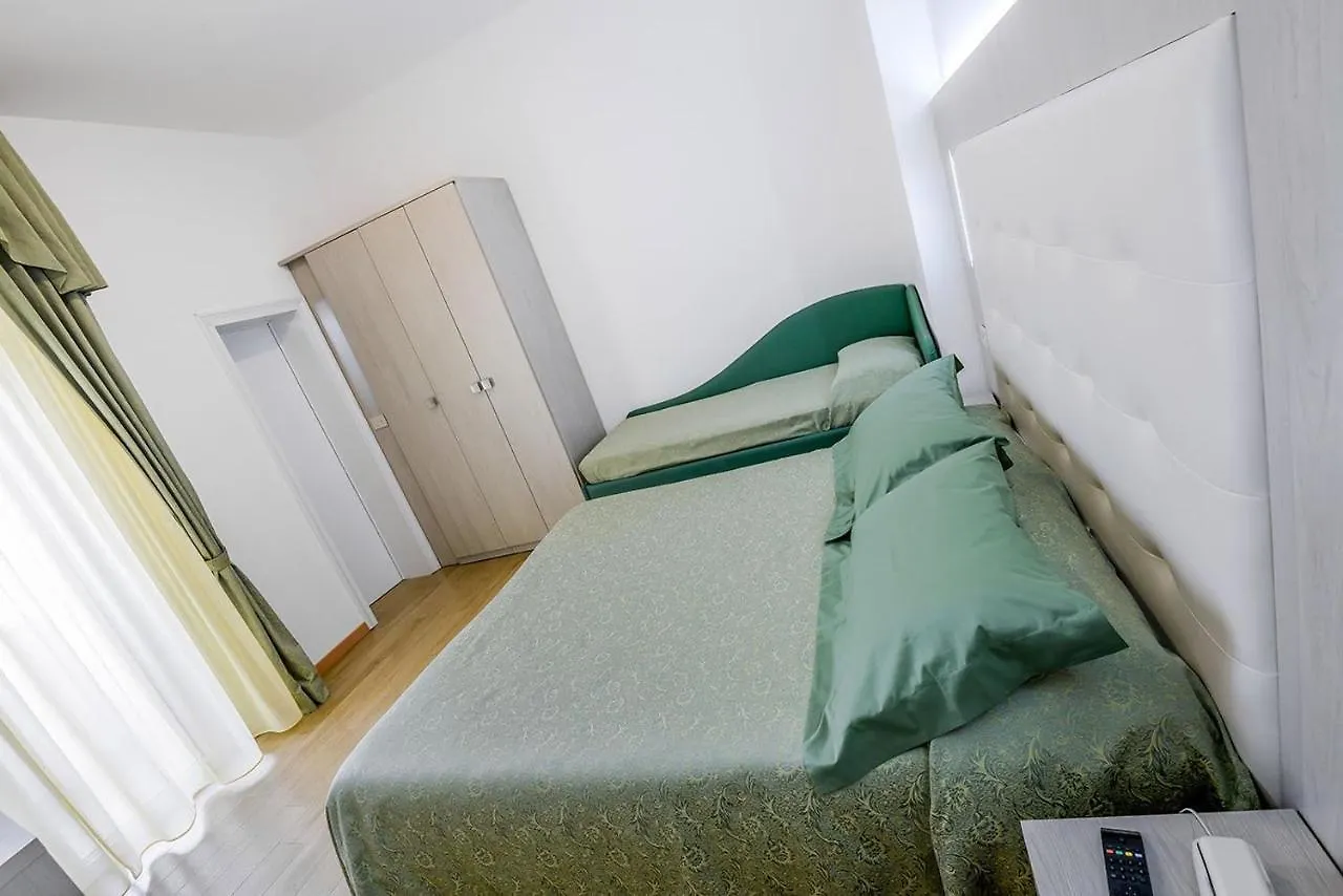 רימיני Hotel Corinna