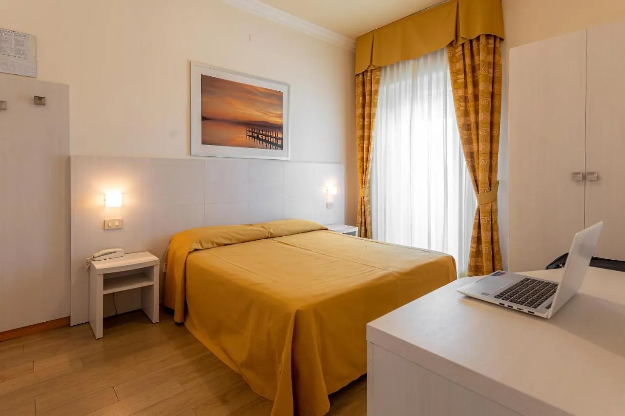 רימיני Hotel Corinna