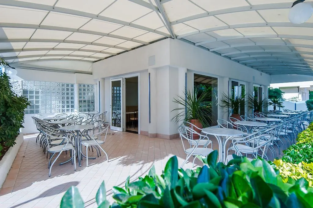 רימיני Hotel Corinna