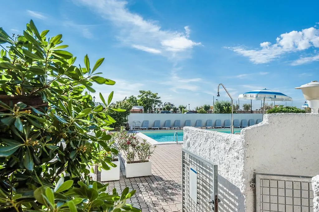 ***  רימיני Hotel Corinna איטליה
