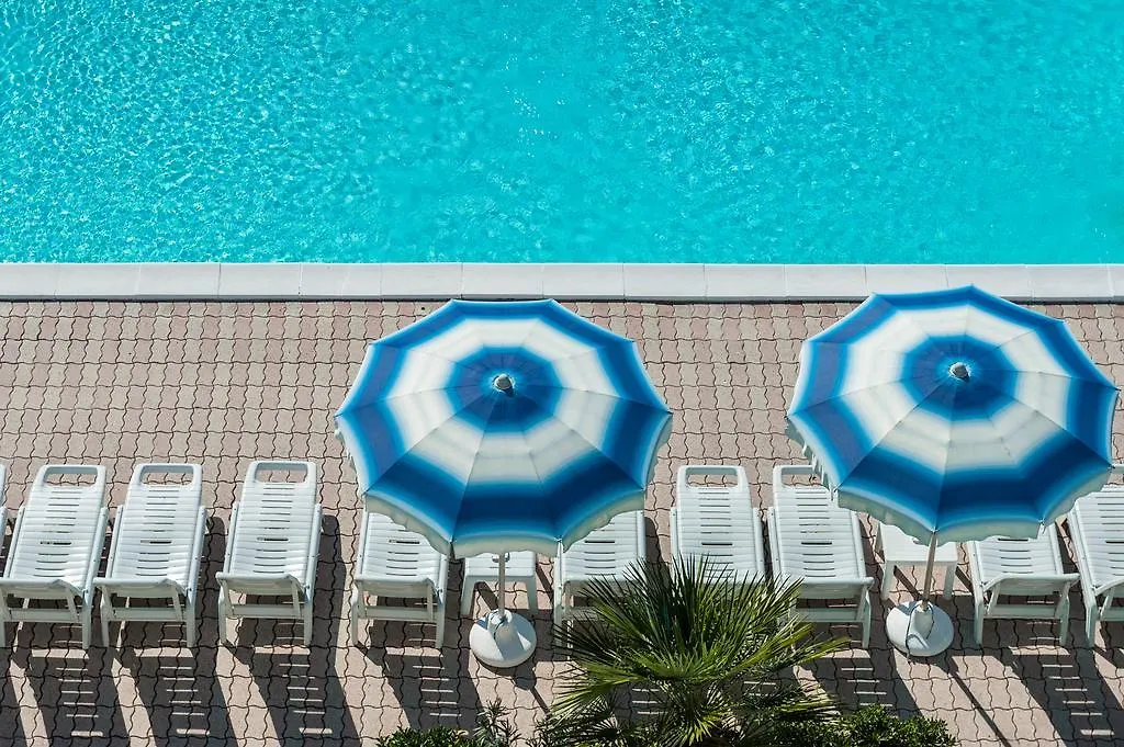 רימיני Hotel Corinna