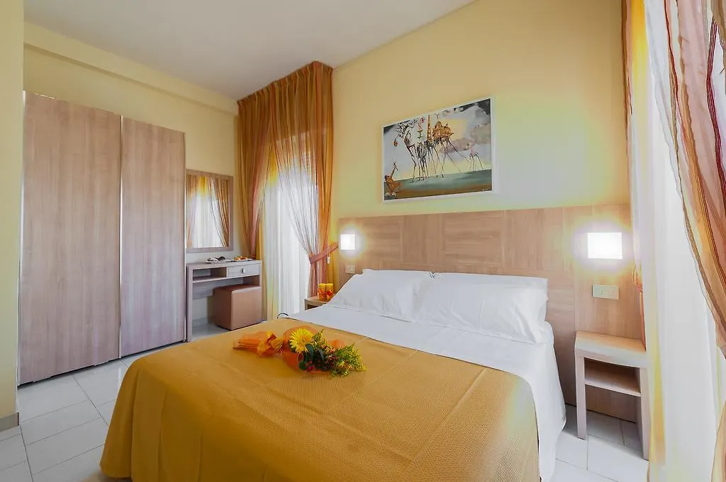 רימיני Hotel Corinna 3*,  איטליה