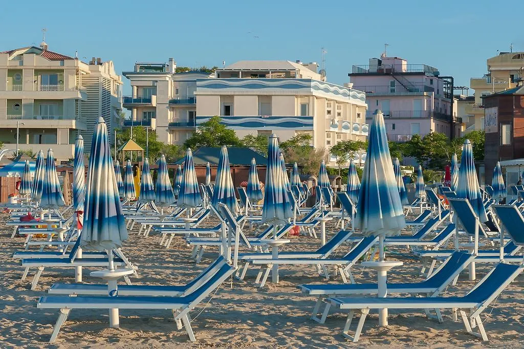 ***  רימיני Hotel Corinna איטליה
