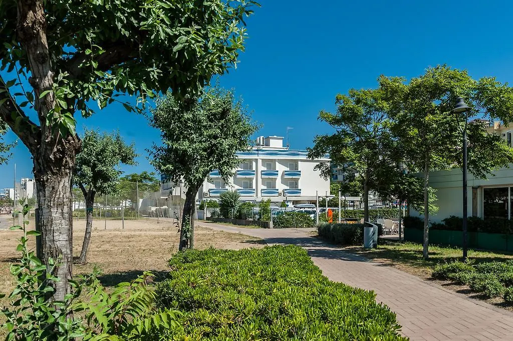 רימיני Hotel Corinna 3*,  איטליה