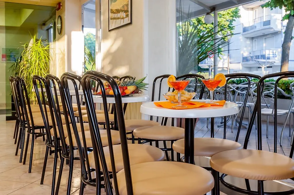 רימיני Hotel Corinna