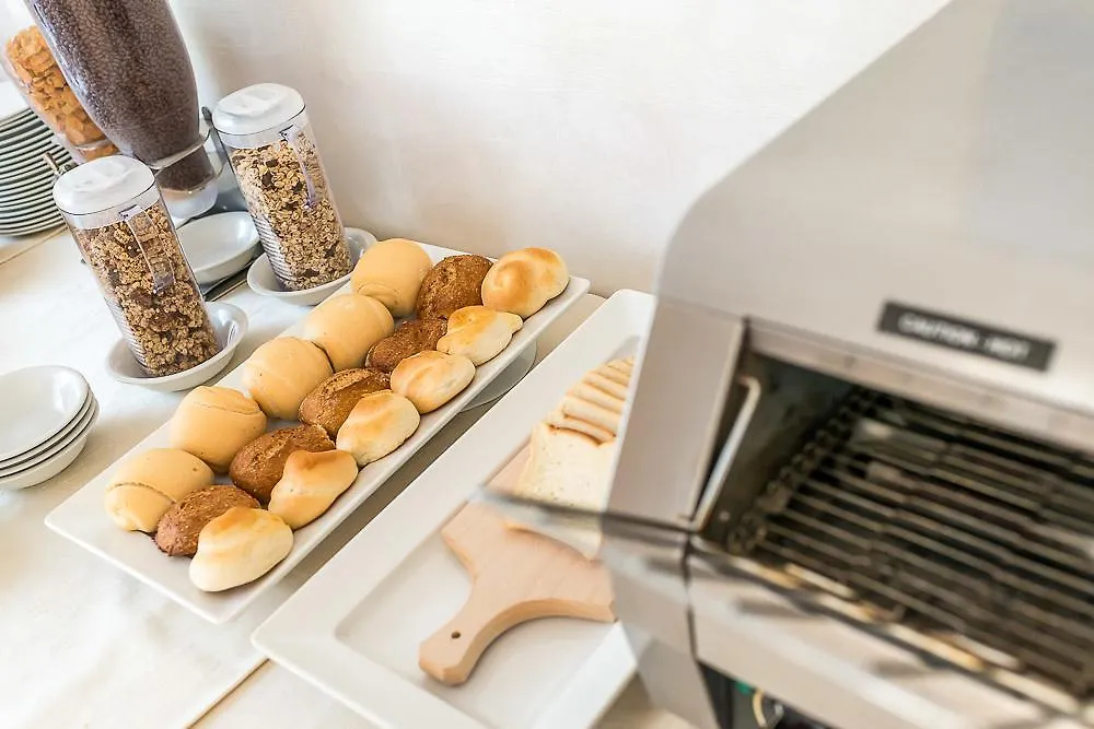 רימיני Hotel Corinna